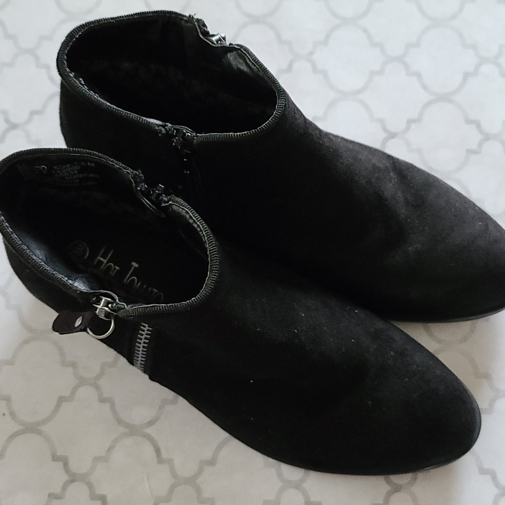 Hot Tomato calico booties size 7½